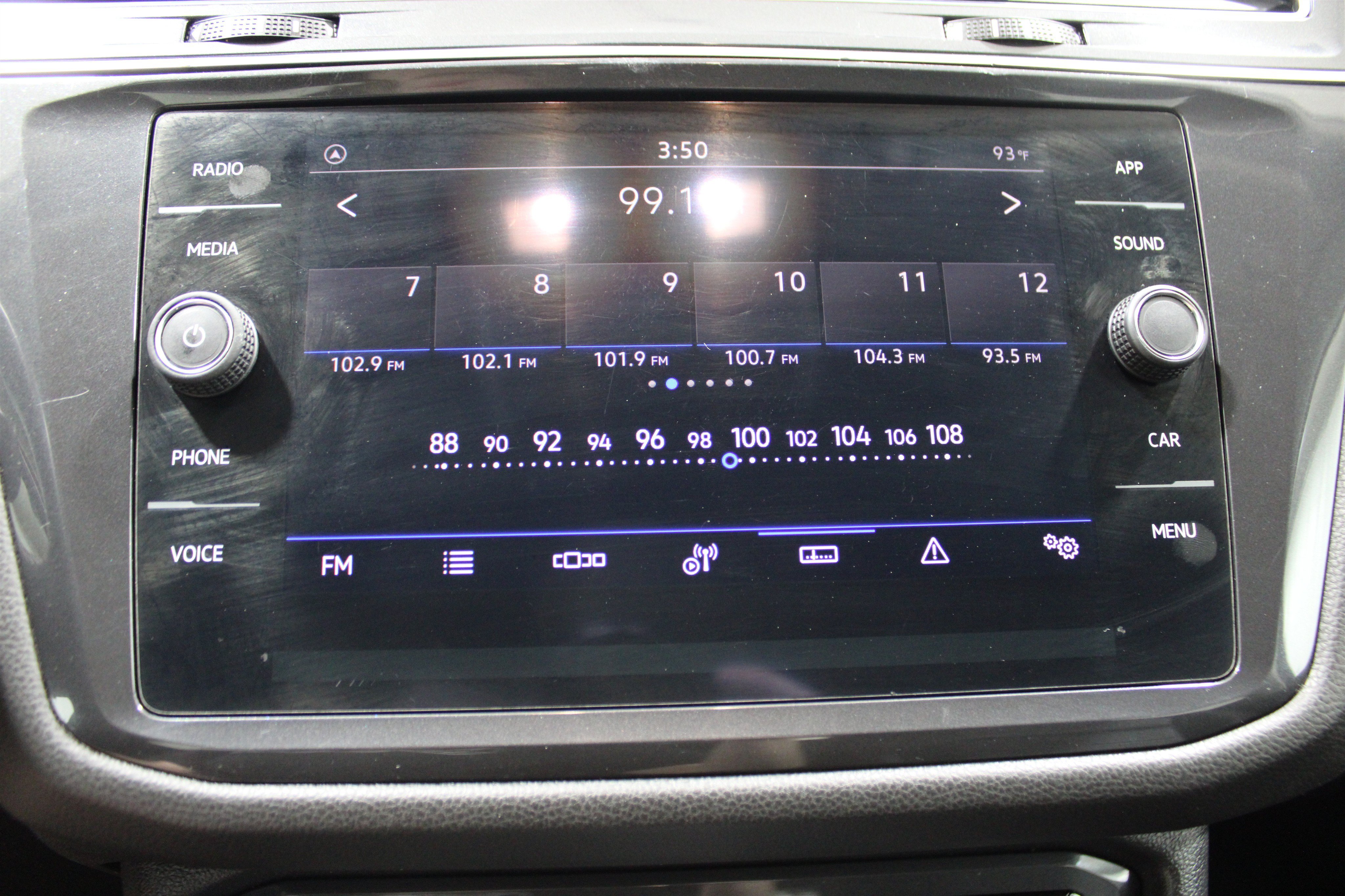 Used 2021 Atlantic Blue Metallic Volkswagen SE image 14