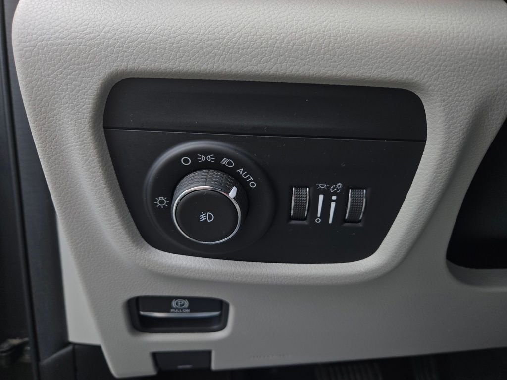 Used 2022 Gray Jeep Overland image 16