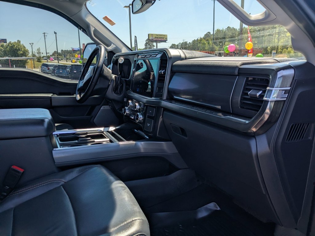 Used 2023  Ford LARIAT image 28