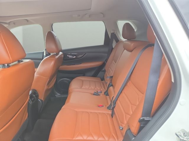Used 2017 Pearl White Nissan SL image 36