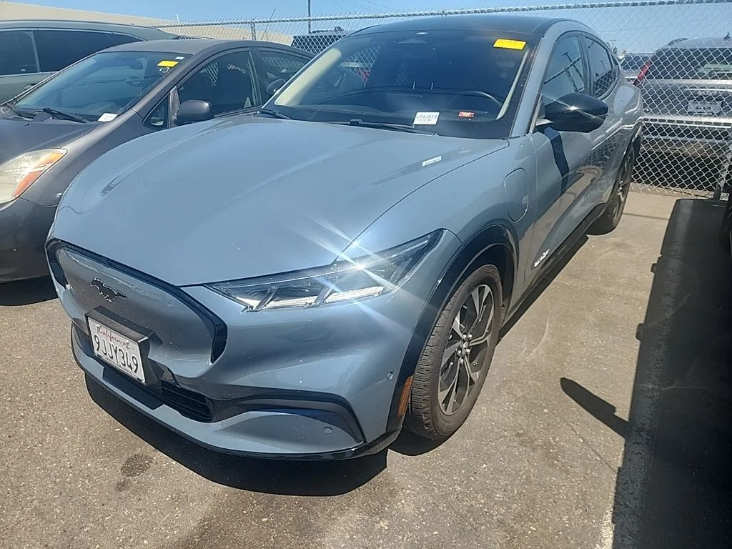 Used 2023 Blue Ford Premium image 3