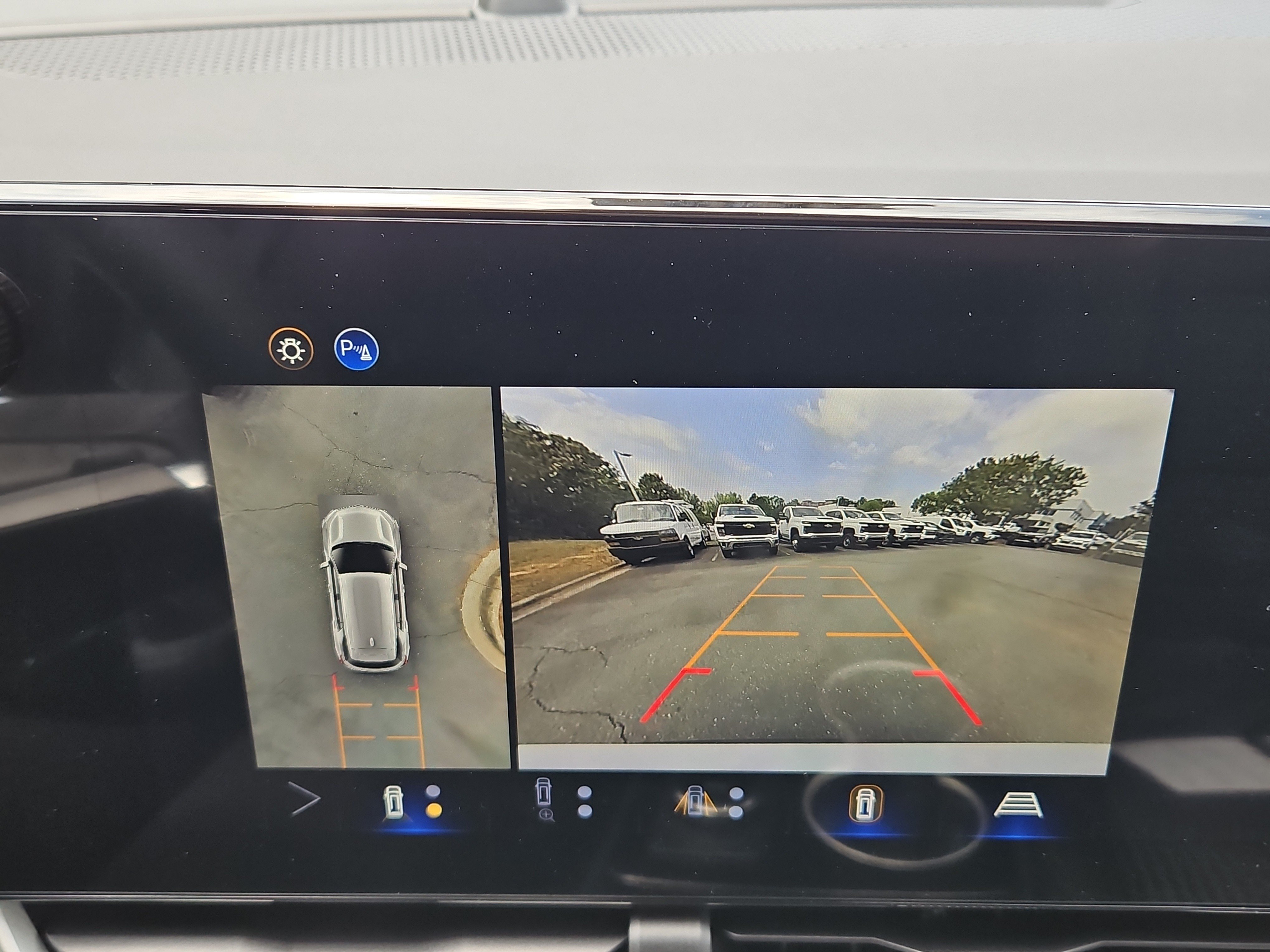 2026 Chevrolet Equinox LT - Photo 18
