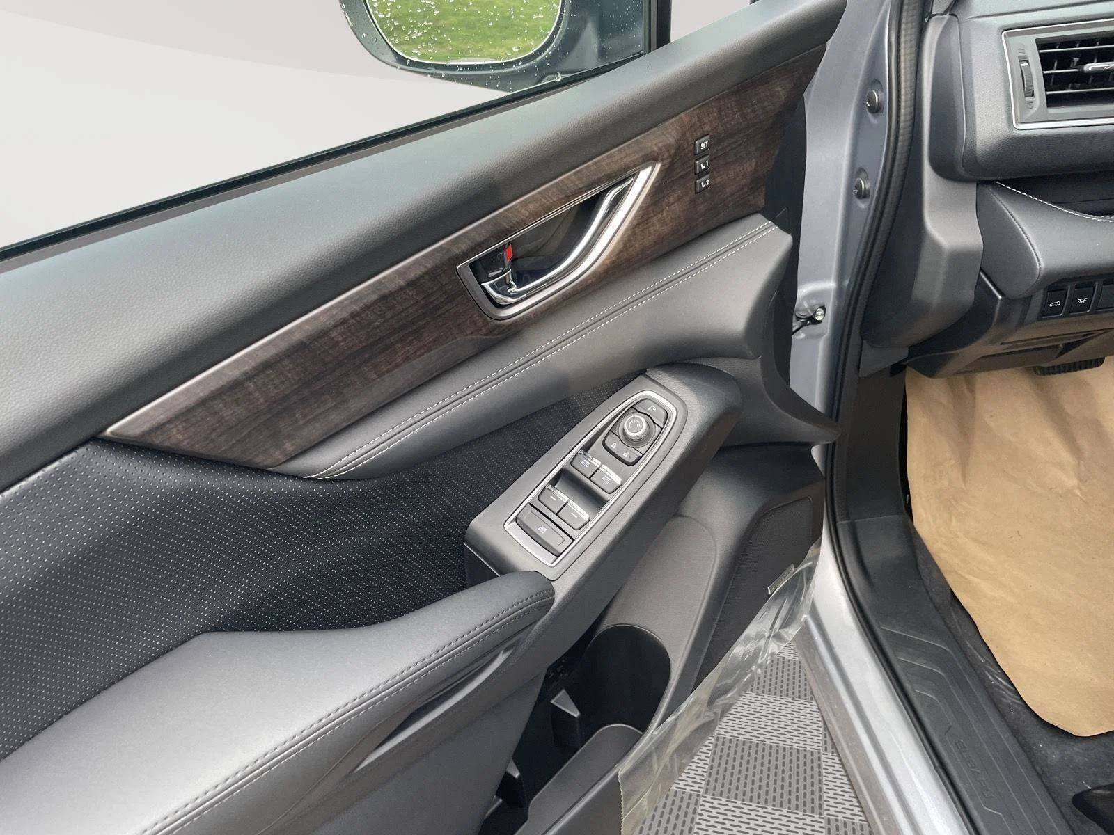 New 2026 Ice Silver Metallic Subaru Touring image 9