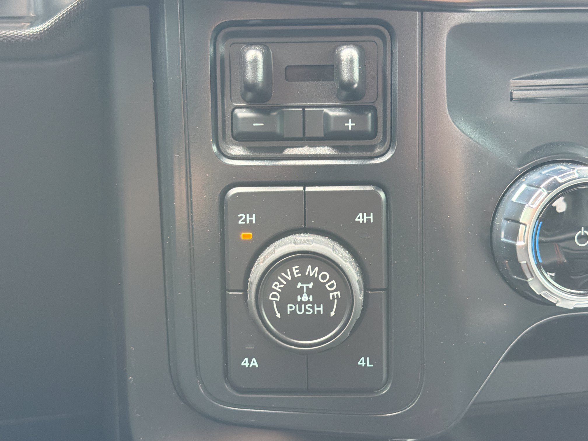 Used 2025 Black Metallic Ford Raptor image 29