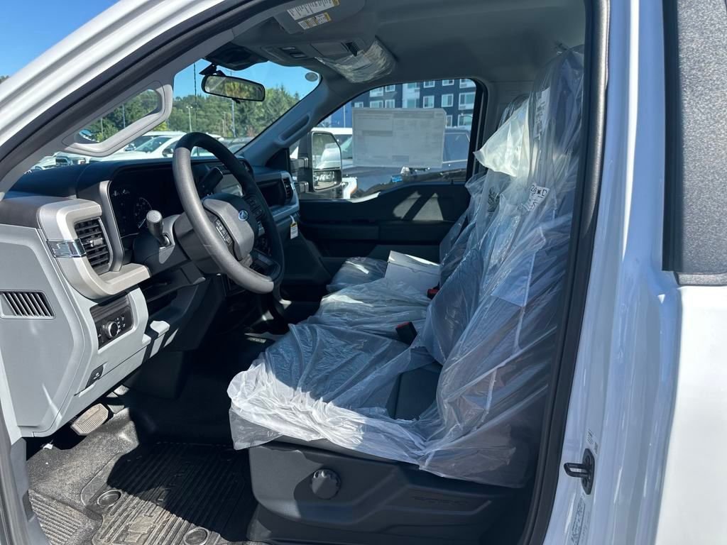 New 2025 Oxford White Ford XL image 9