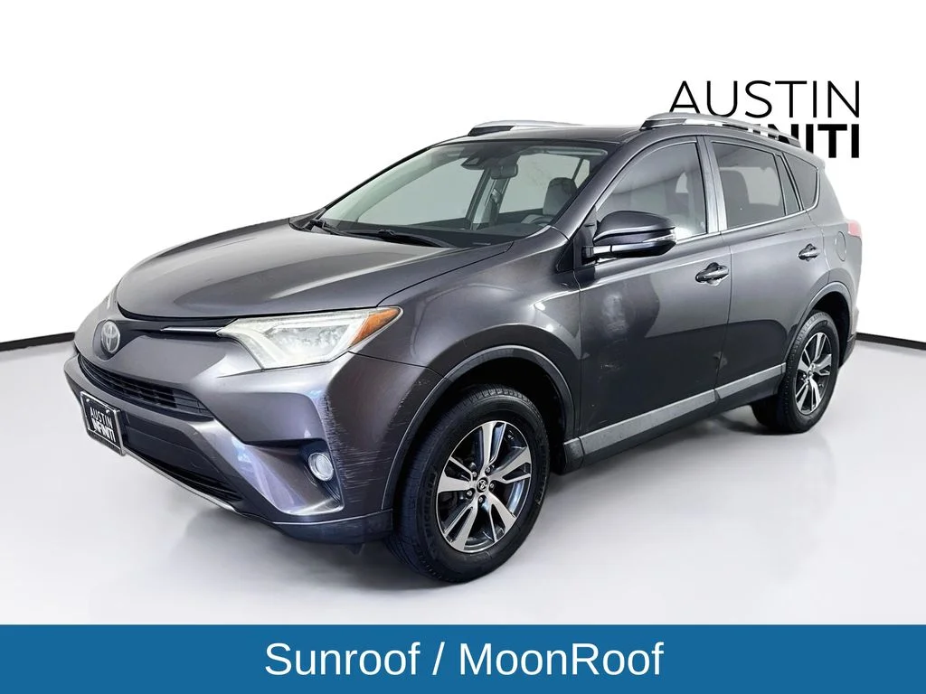 Used 2017 Gray Toyota XLE image 3