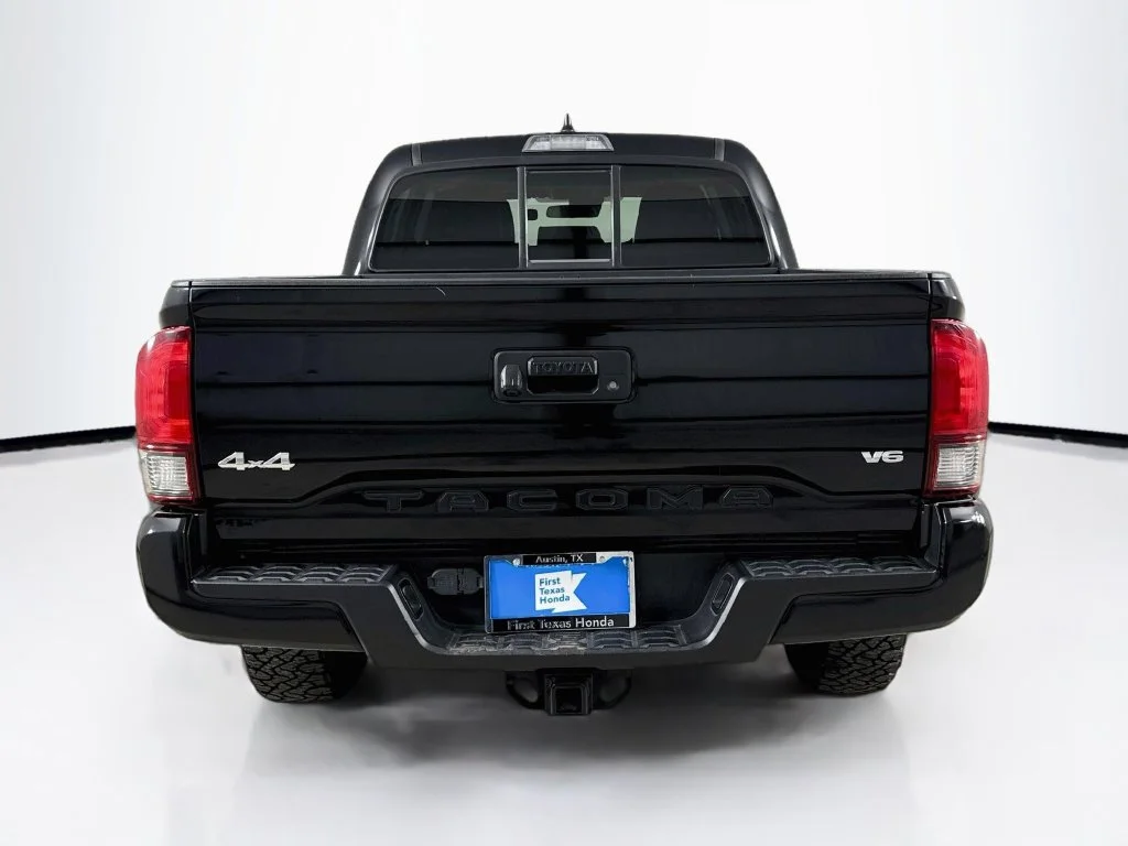 Used 2022 Midnight Black Metallic Toyota SR image 6
