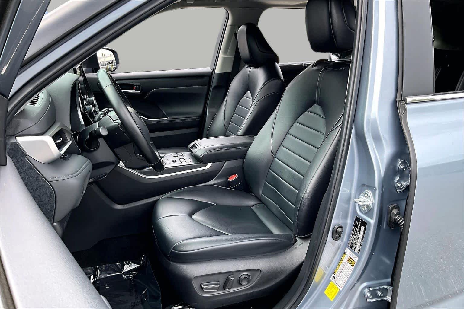 Used 2024 Moon Dust Toyota XLE image 8