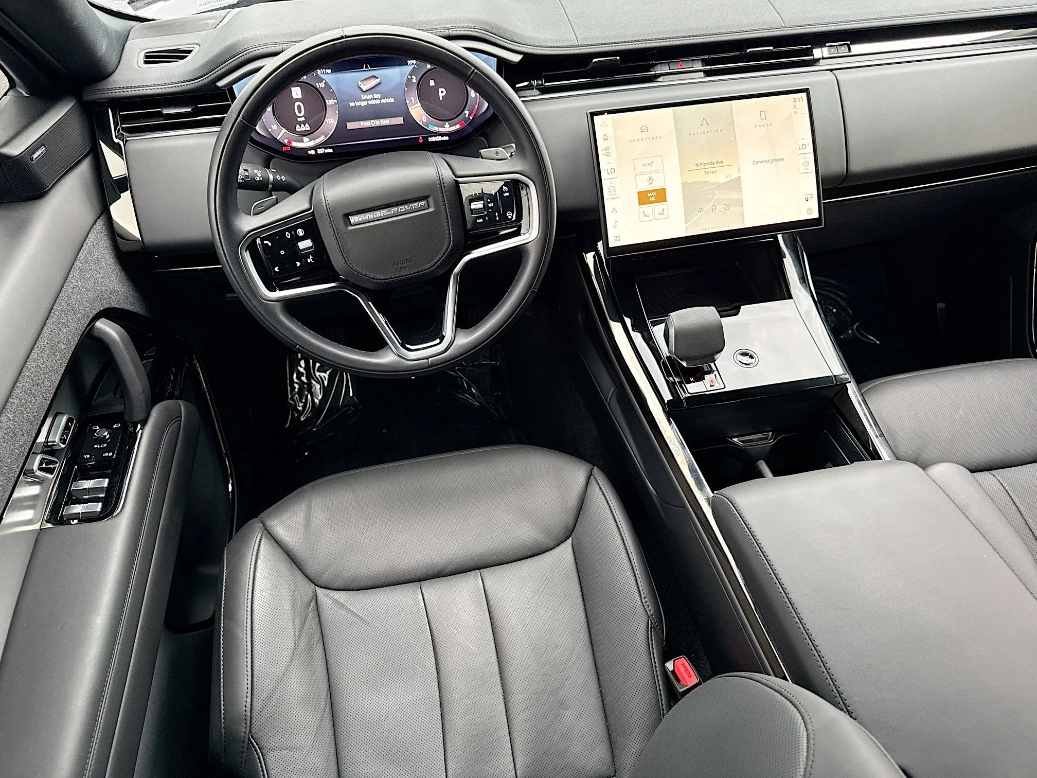 Used 2024 Santorini Black Metallic Land Rover SE image 17