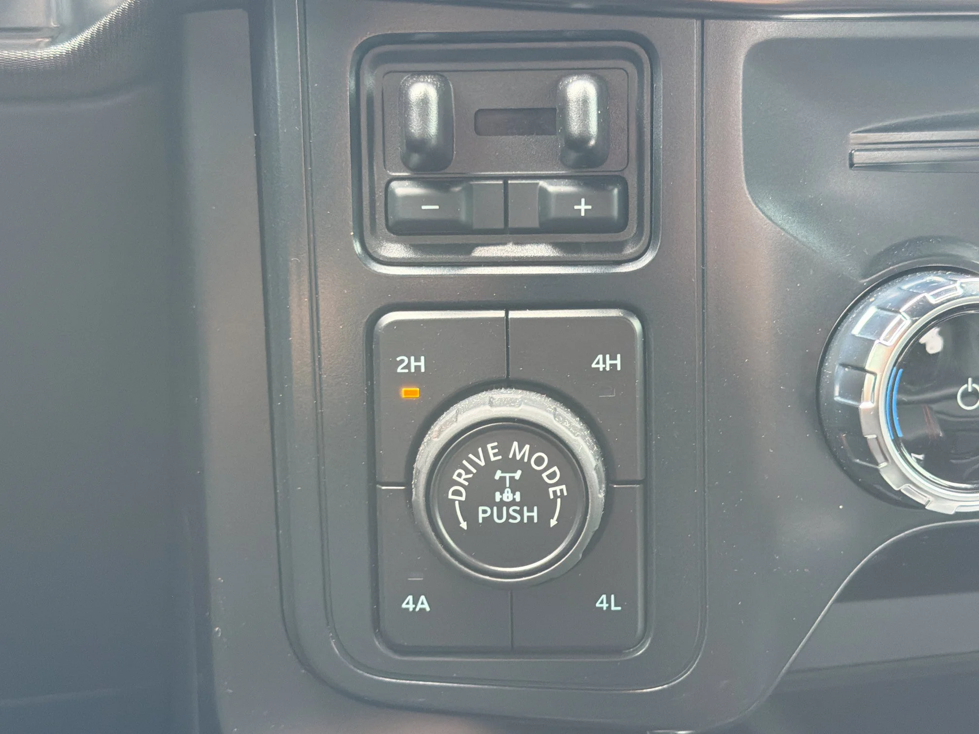 Used 2025 Black Metallic Ford Raptor image 29