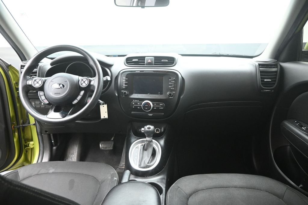 Used 2018 Green Kia Plus image 12