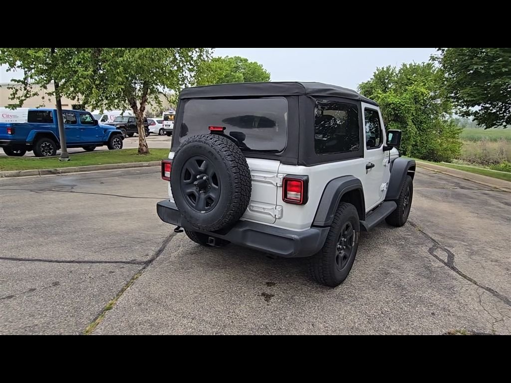 Used 2018 White Jeep Sport image 7