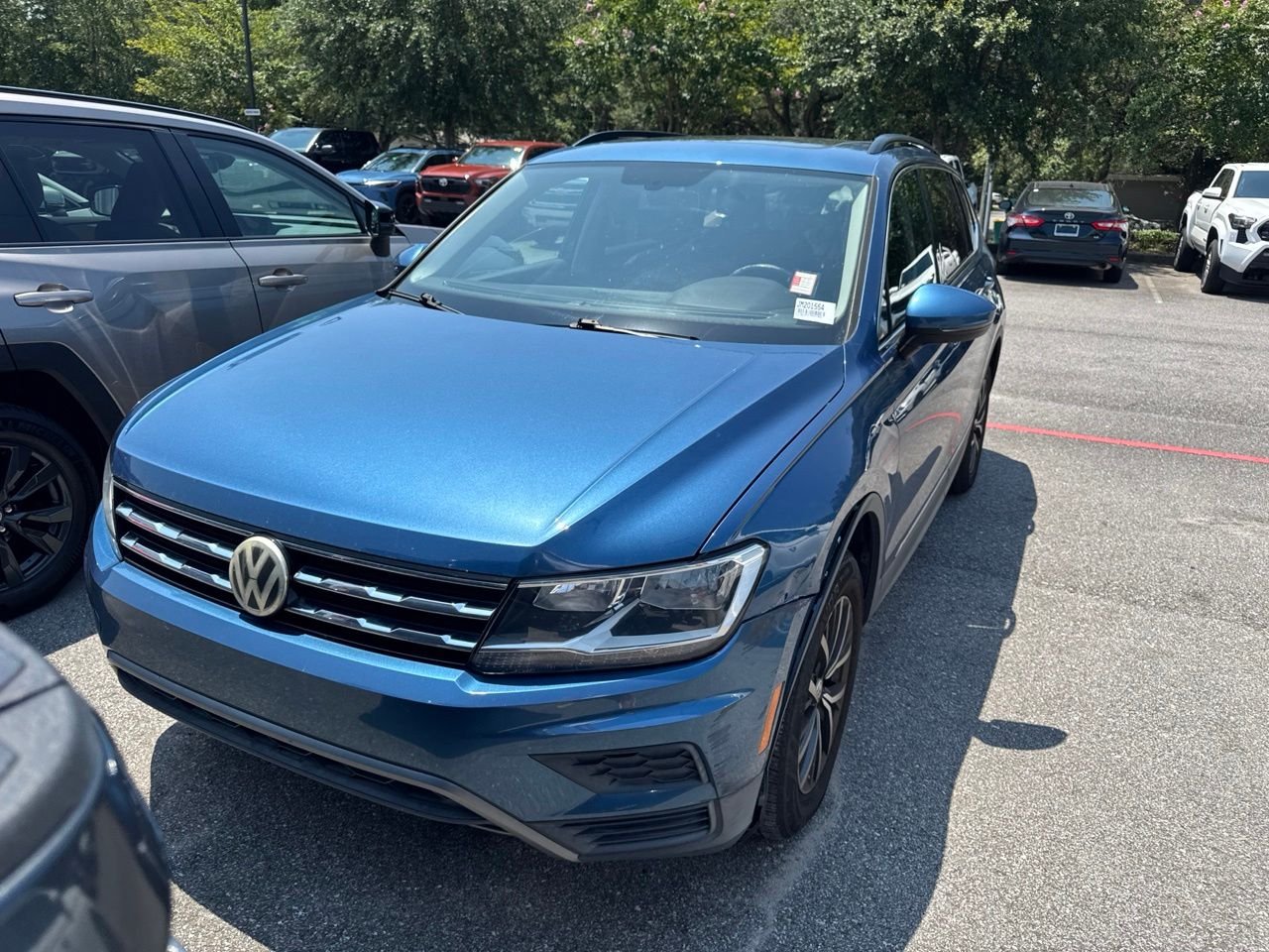 Used 2018 Blue Volkswagen  image 1