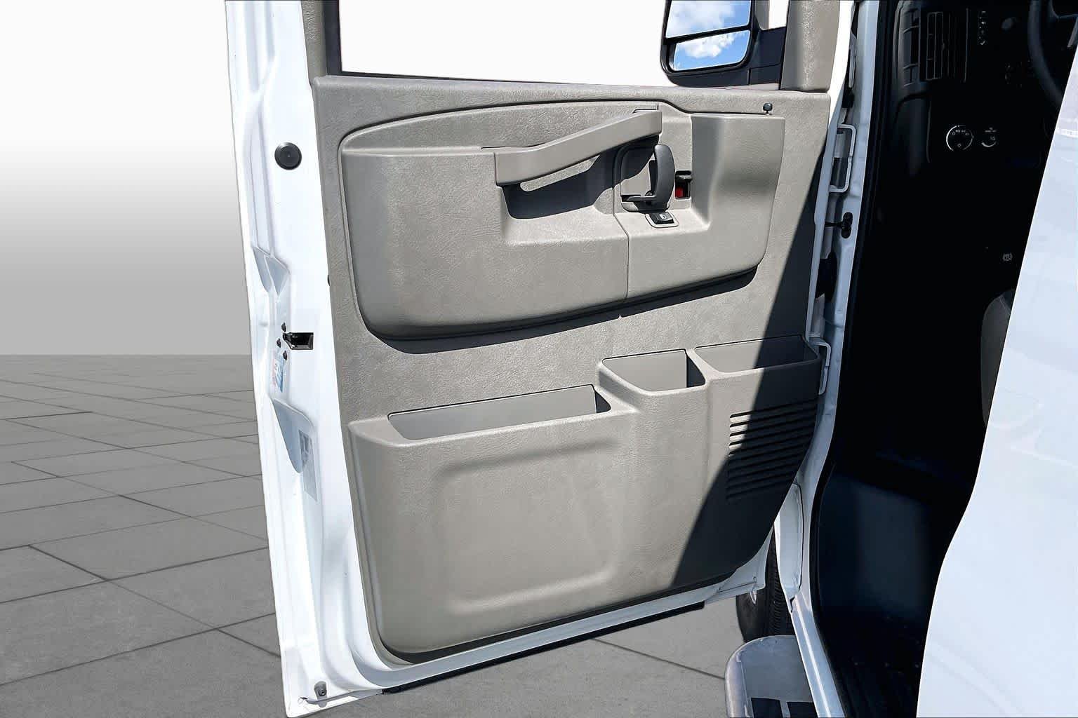 Used 2024 Summit White Chevrolet WT image 17