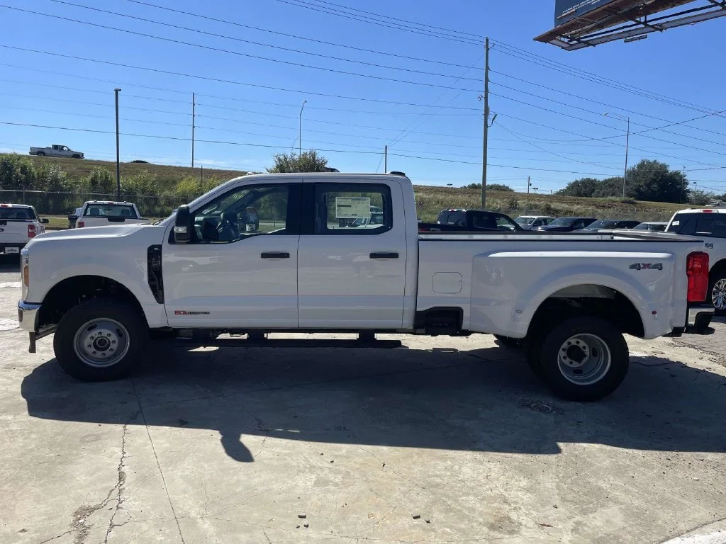 New 2027 White Ford XL image 6
