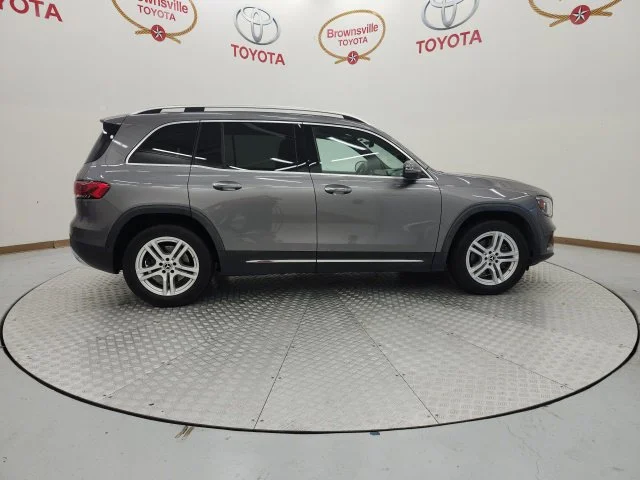 Used 2023  Mercedes-Benz GLB 250 image 3