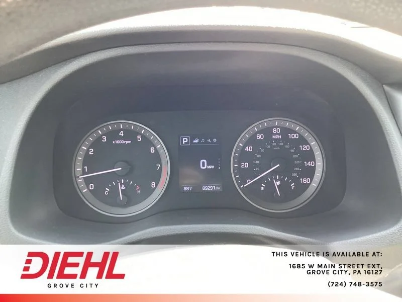 Used 2018 Black Hyundai SE image 16