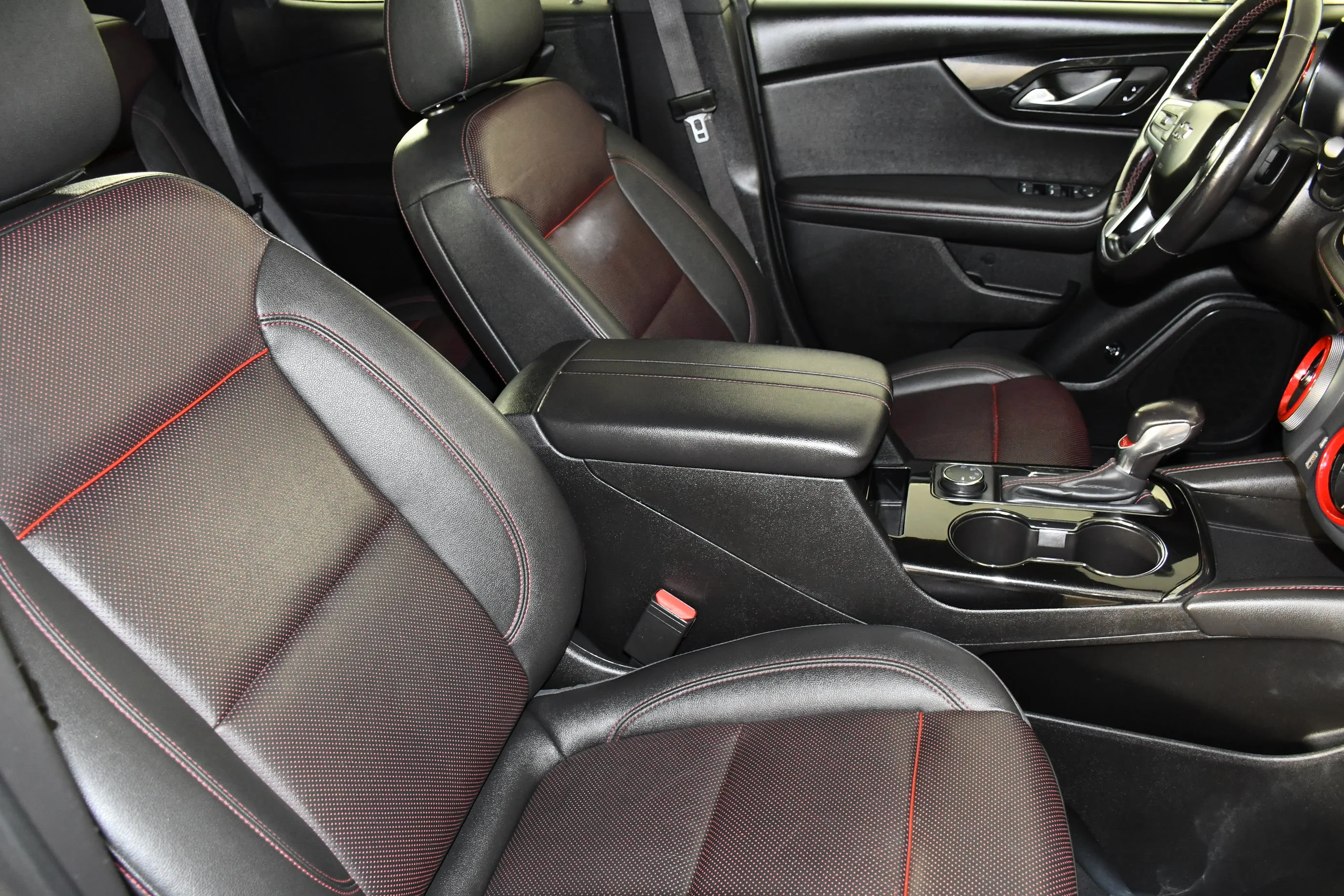 Used 2022 Silver Ice Metallic Chevrolet RS image 41