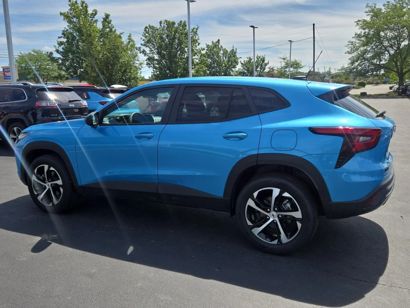 Used 2025 Marina Blue Metallic Chevrolet 1RS image 3
