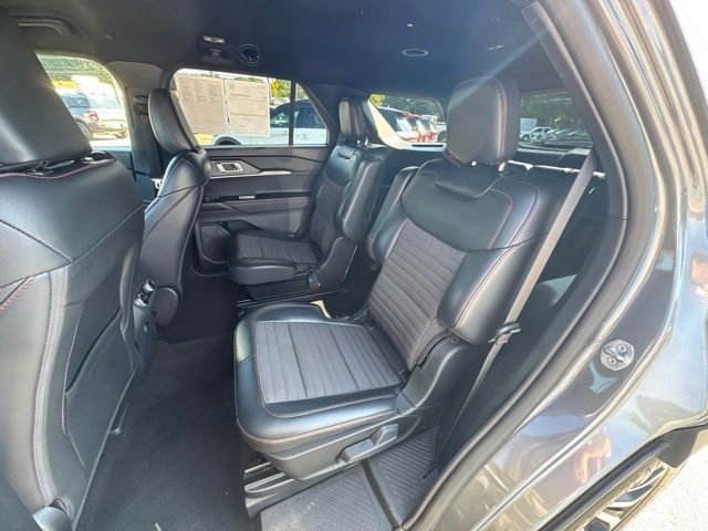 Used 2025 Gray Ford ST-Line image 26