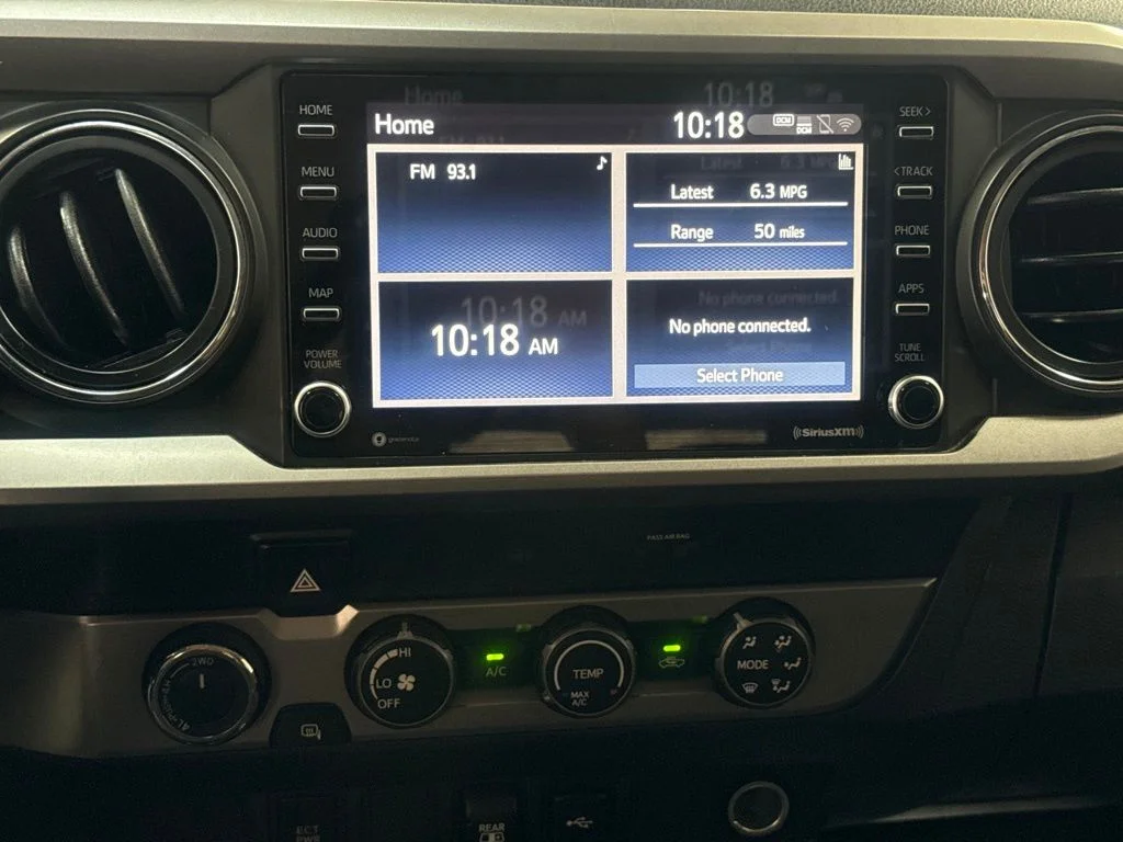 Used 2020 Cement Toyota SR5 image 17
