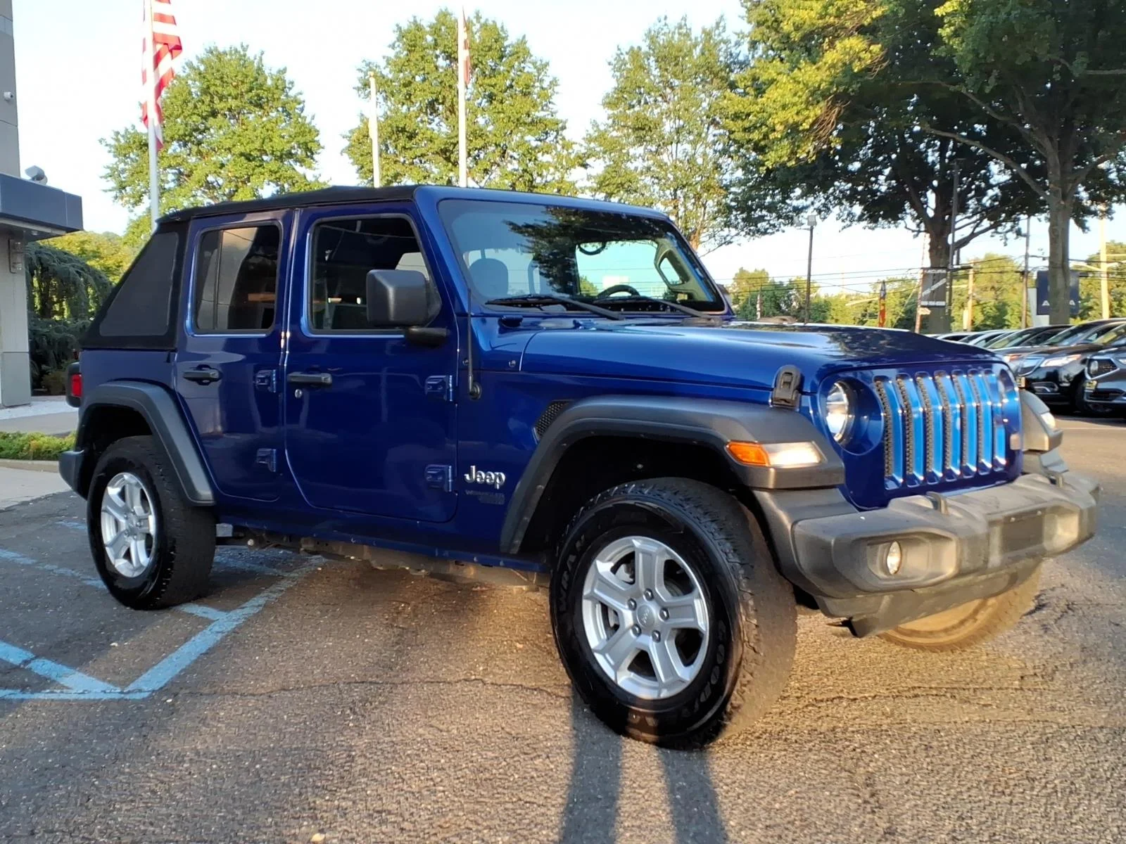 Used 2020 Ocean Blue Metallic Clear Coat Jeep Sport S image 3