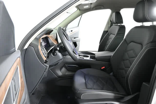 New 2026 Opal White Pearl Volkswagen 2.0T SE image 18
