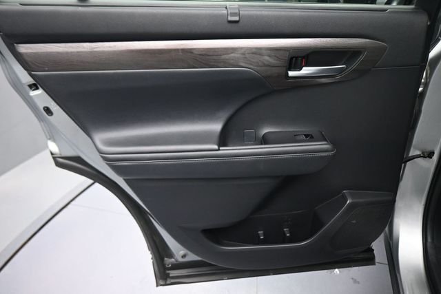 Used 2021 Silver Toyota Platinum image 18