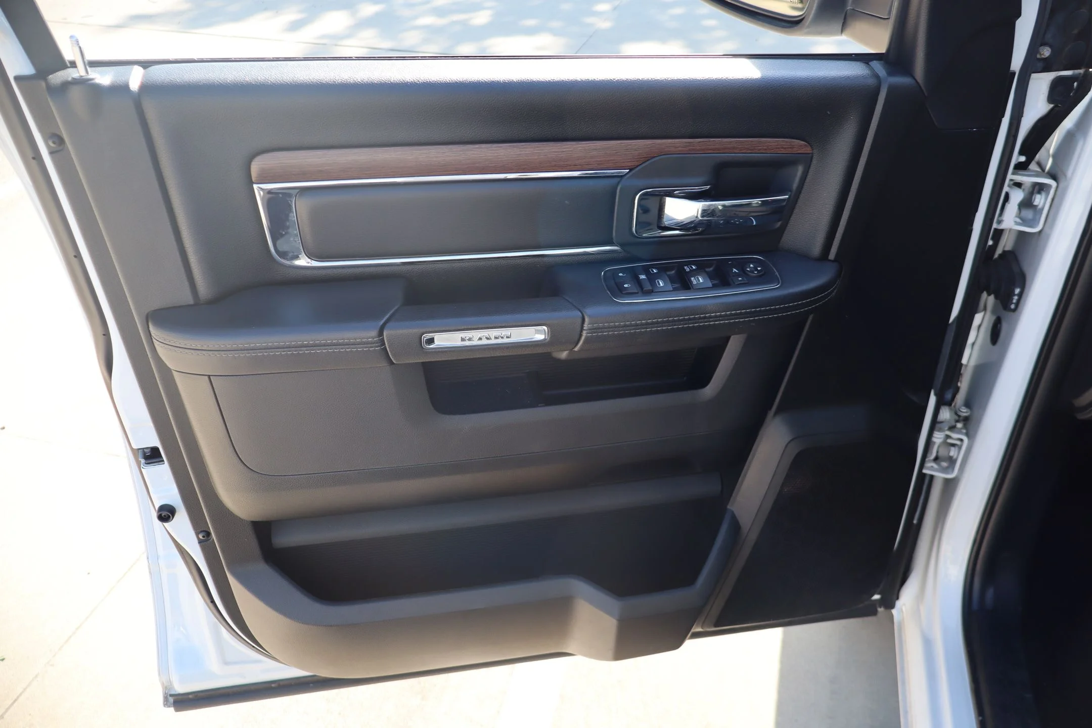 Used 2017 White Ram Laramie image 12