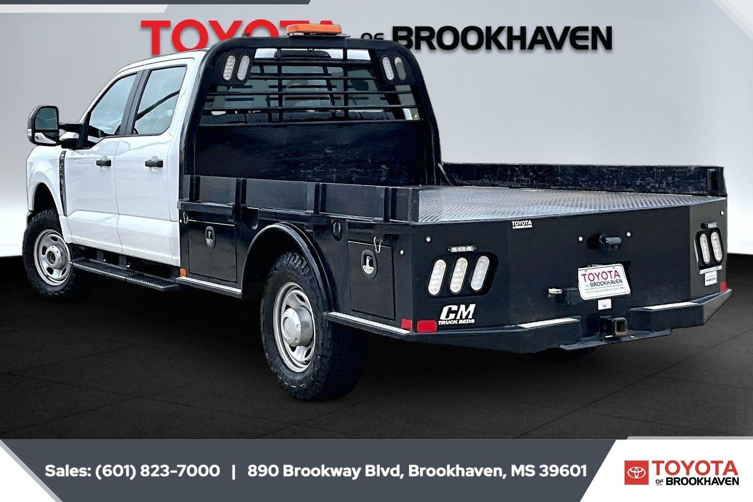 Used 2023 Oxford White Ford XL image 2
