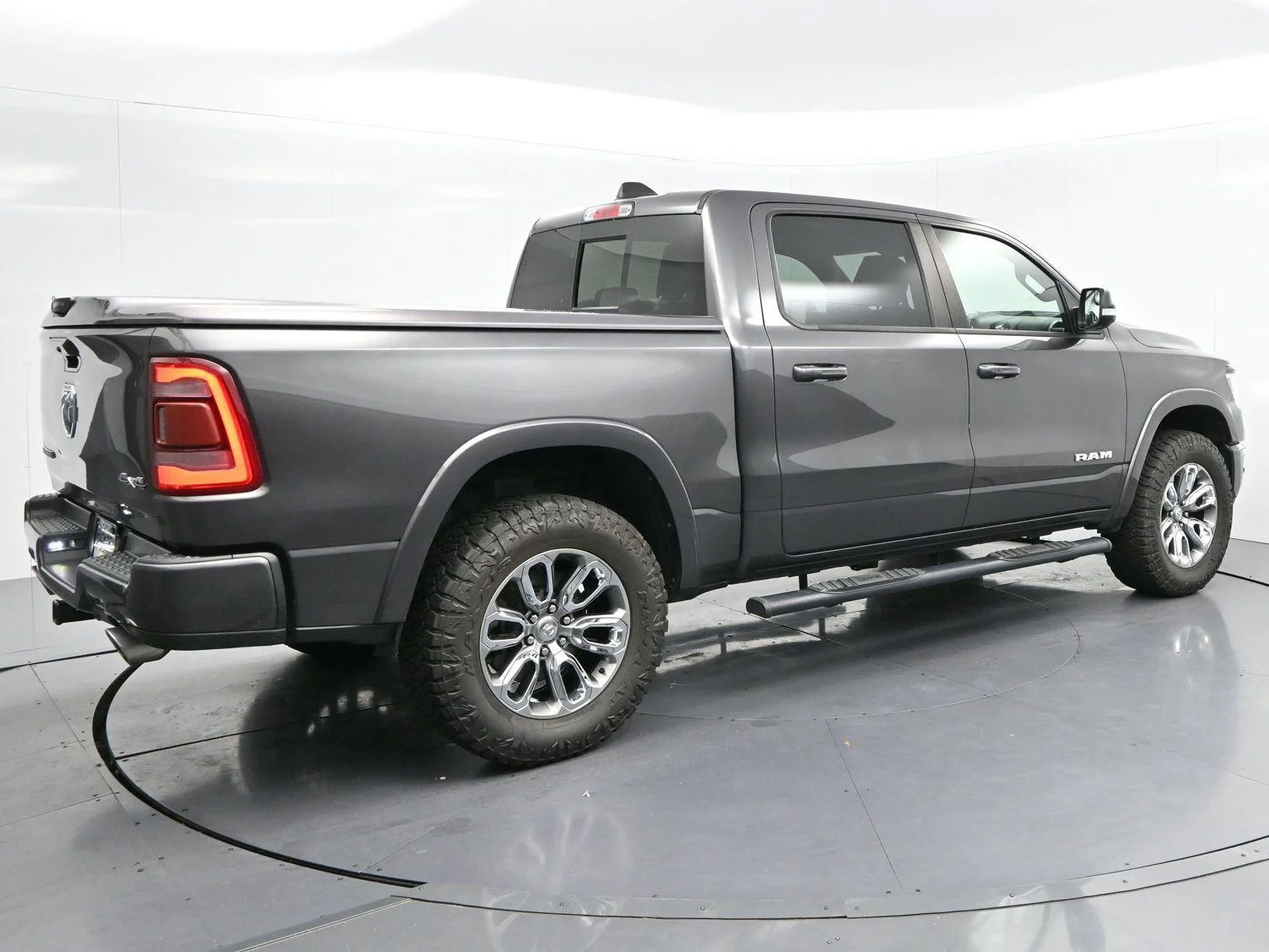 Used 2021 Granite Crystal Metallic Clearcoat Ram Laramie image 7