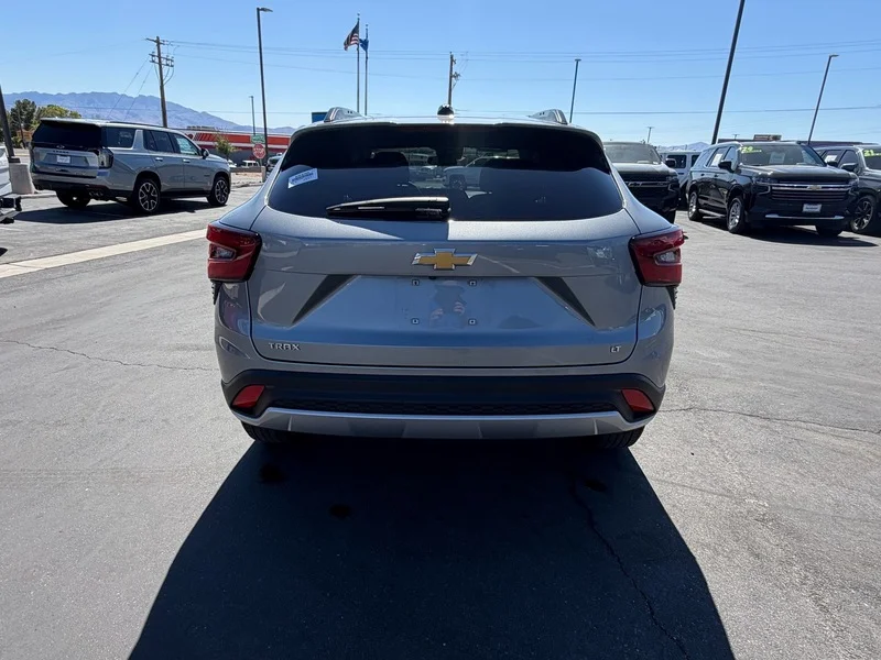 Used 2025 Sterling Gray Metallic Chevrolet LT image 4