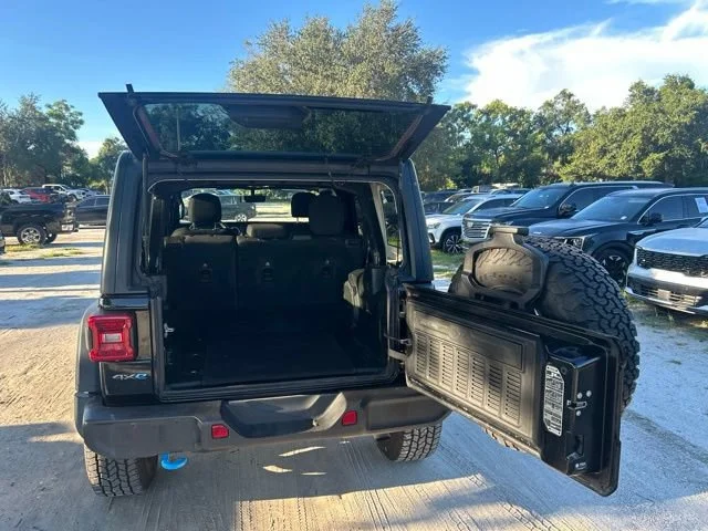 Used 2022 Black Clearcoat Jeep Unlimited Rubicon image 7
