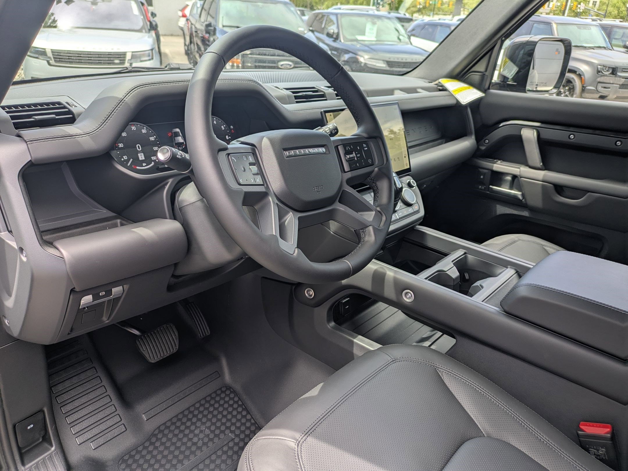 New 2026 Santorini Black Land Rover P400 X-Dynamic SE image 15