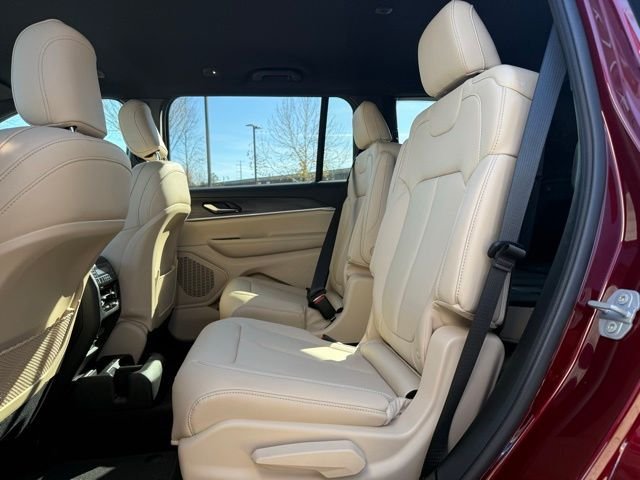 New 2025 Velvet Red Pearl-Coat Exterior Paint Jeep Limited image 25