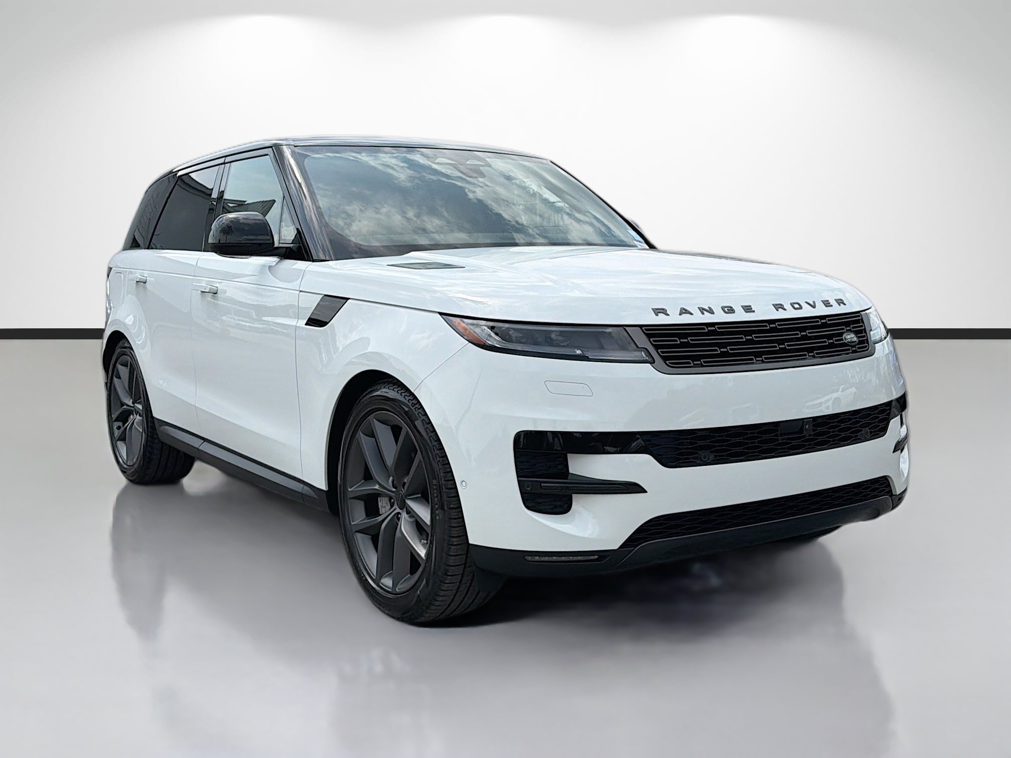 New 2026 Fuji White Land Rover SE image 7