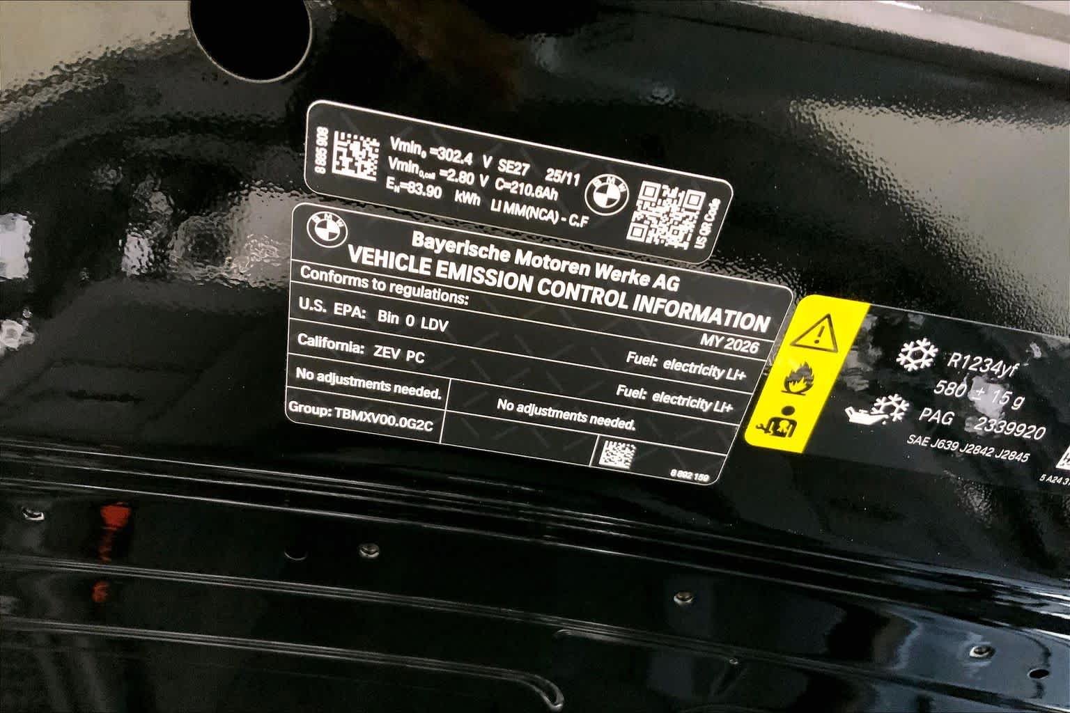 New 2026 Black Sapphire Metallic BMW xDrive40 image 17