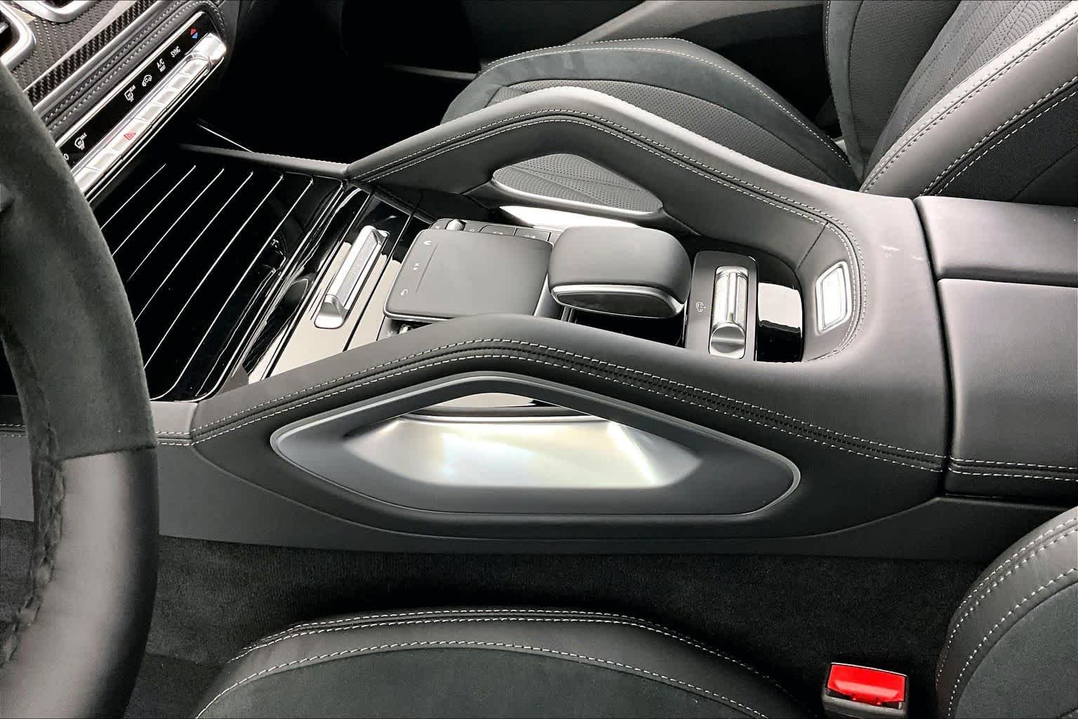 New 2026 MANUFAKTUR Moonlight White Metallic Mercedes-Benz AMG® GLE 63 S 4MATIC+ Coupe image 17