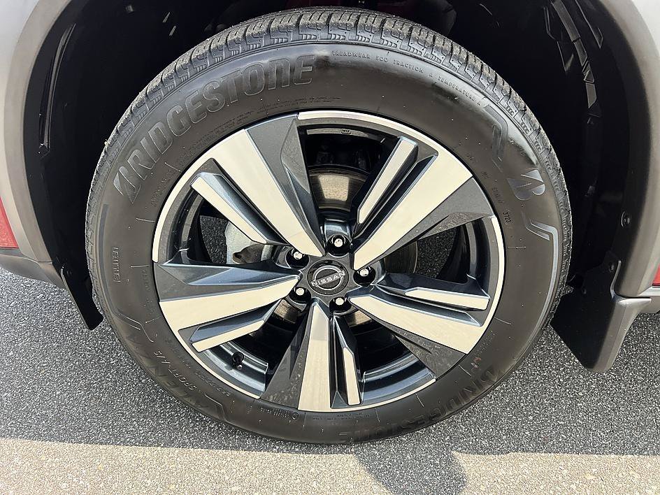 Certified Used 2023 Scarlet Ember Tintcoat Nissan SL image 9