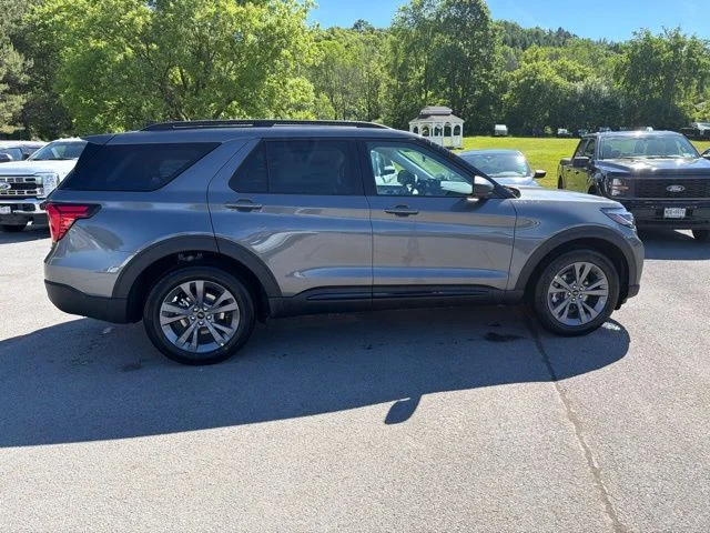 Used 2026 Carbonized Gray Metallic Ford Active image 12