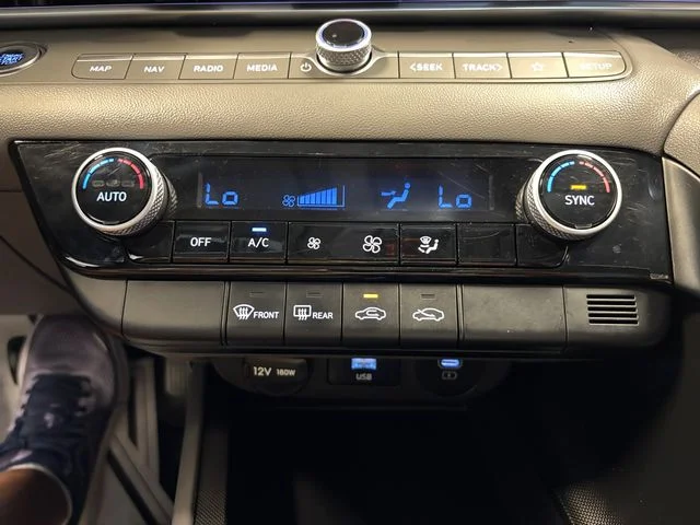 Used 2024 Gray Hyundai SEL image 22