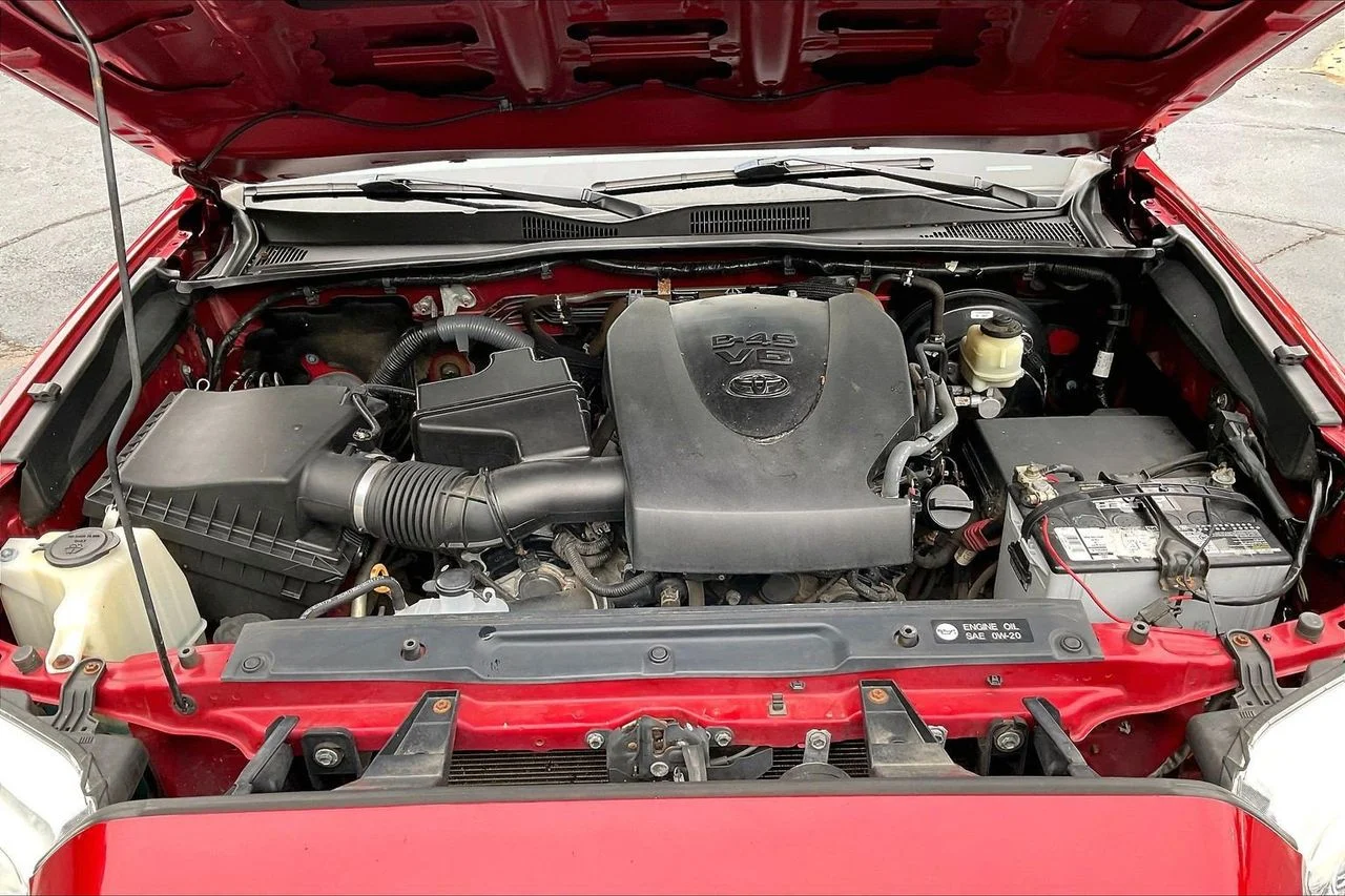 Used 2017 Red Toyota SR image 36