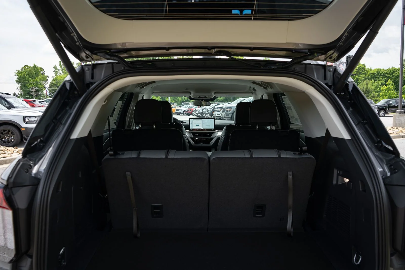 New 2026 Carbonized Gray Metallic Ford Active image 9