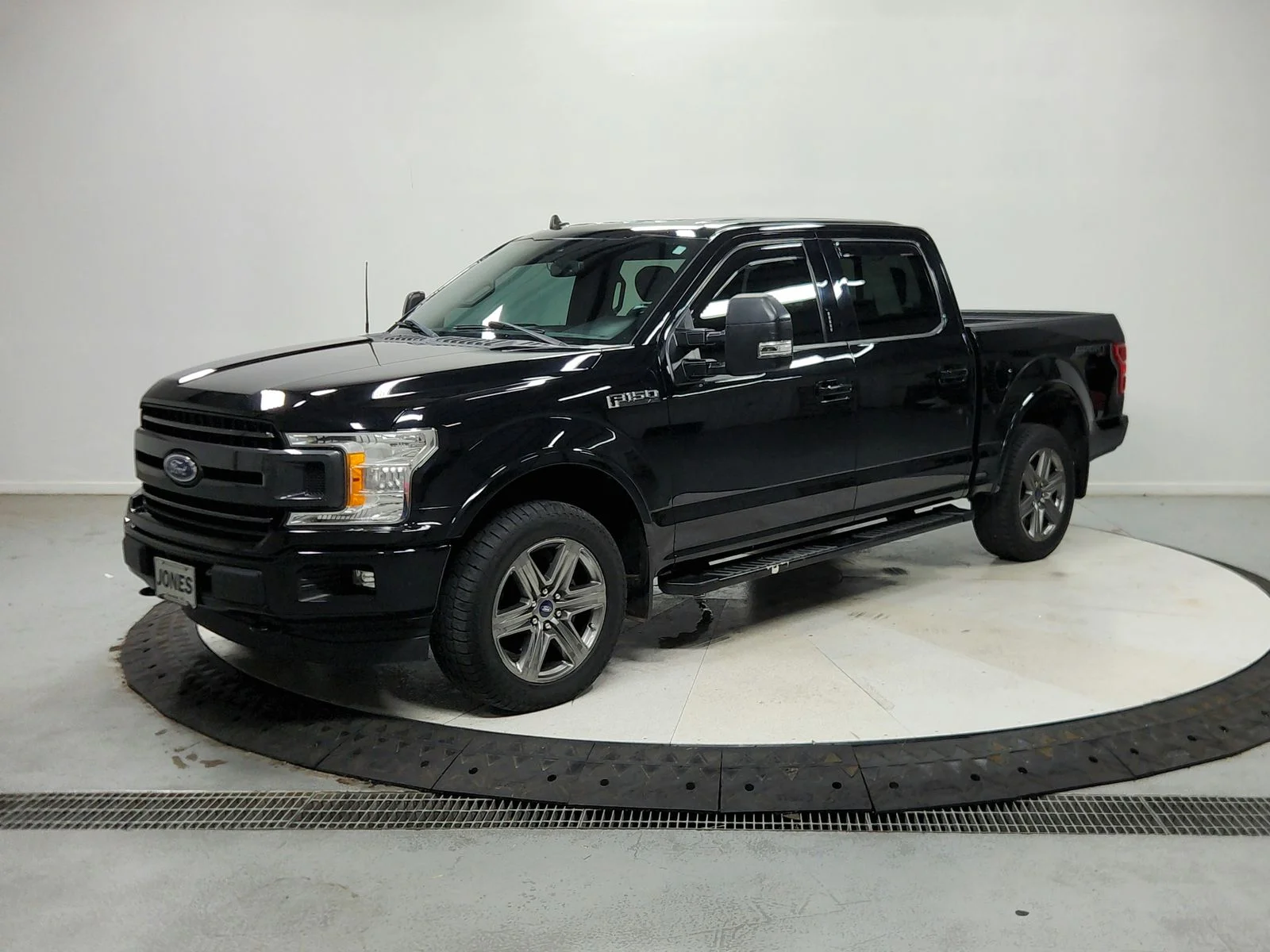 Used 2020 Black Ford XLT image 3