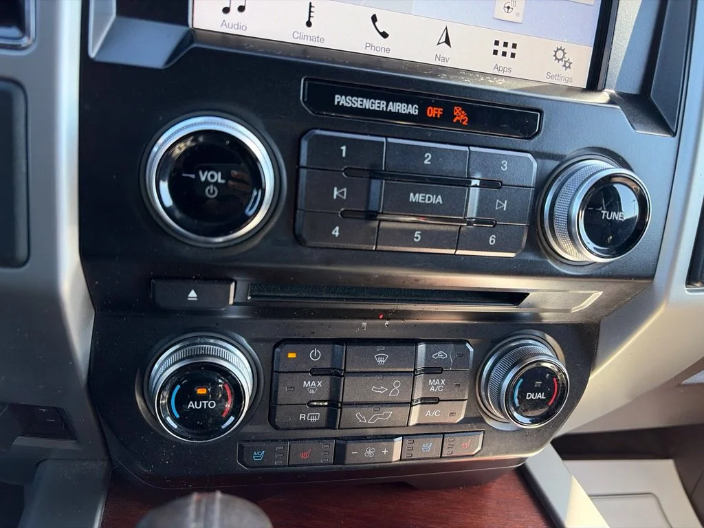 Used 2017 White Gold Ford King Ranch image 27