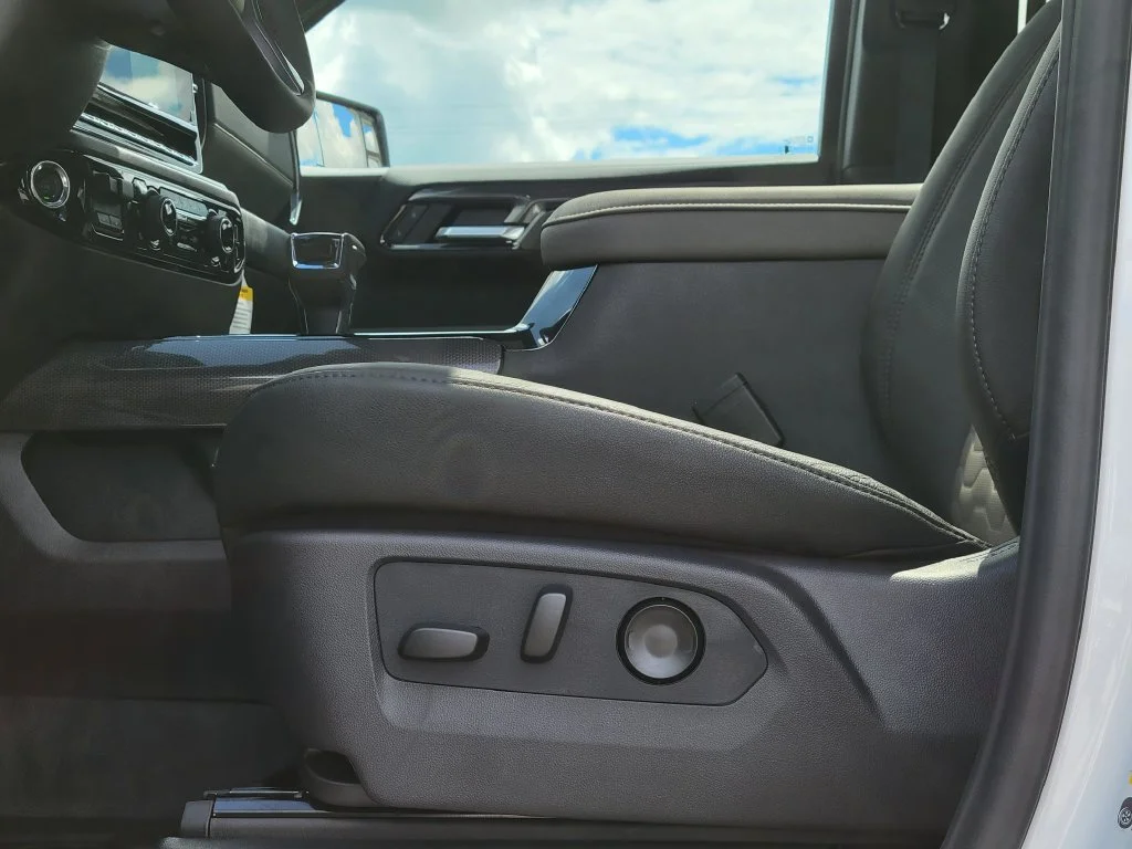 New 2026 Summit White Chevrolet ZR2 image 24