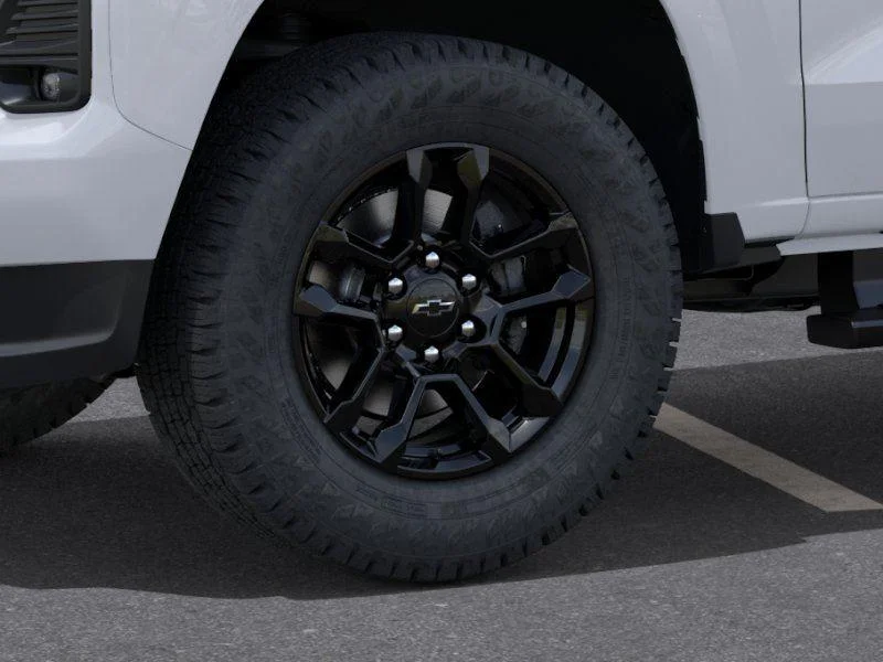 New 2026 Summit White Chevrolet Z71 image 9