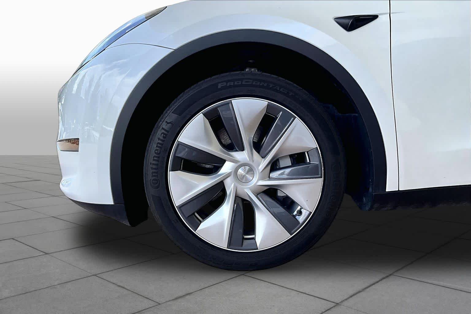Used 2024 Pearl White Multi-Coat Tesla Long Range image 10