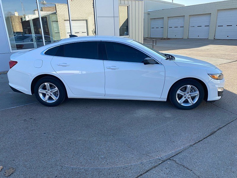 Used 2019 Chevrolet Malibu 1FL with VIN 1G1ZC5ST3KF209454 for sale in Kansas City