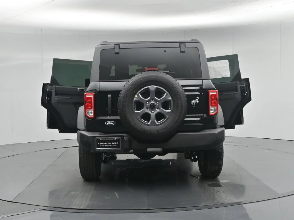 New 2026 Shadow Black Ford Big Bend image 31